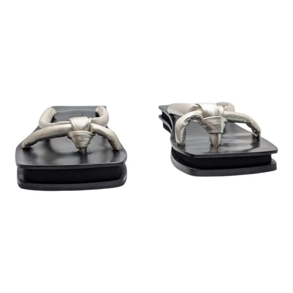 Martinez Roque Silver Sandals Flats Metallic Knot Detail Slip-On US 8.5 - Picture 3 of 16